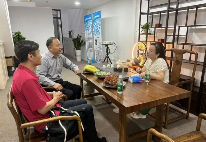拉脱维亚粤商会、广东省驻拉脱维亚经贸代表处到访
